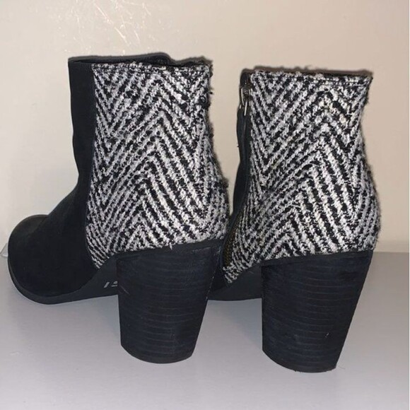 BP Nordstrom Women's Trolley Black Leather White Textile Ankle Boots Size 7 - Picture 2 of 5